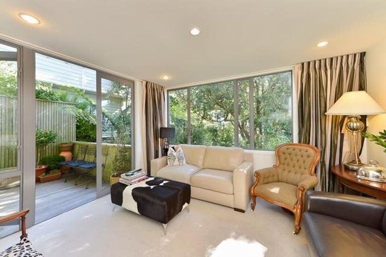 Photo of property in 37e Ngaio Road, Kelburn, Wellington, 6012