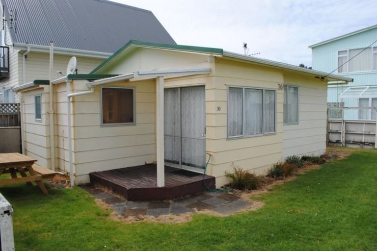 Photo of property in 30 Third Avenue, Urenui, 4377