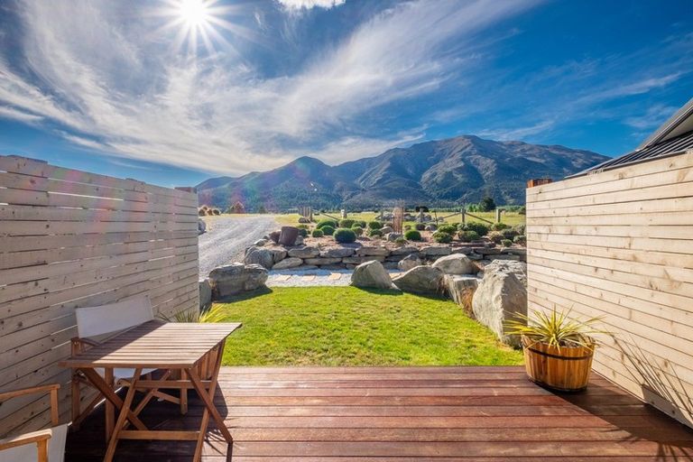 Photo of property in 136 Te Awa Road, Albert Town, Wanaka, 9382