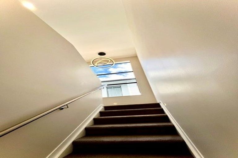 Photo of property in 1 Sager Midgley Road, Hobsonville, Auckland, 0616