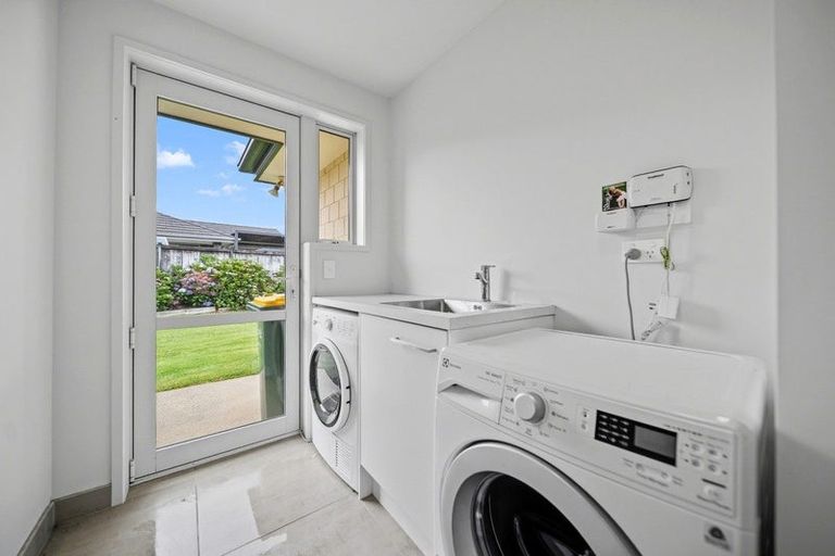 Photo of property in 127 Mcrobbie Road, Kingseat, Papakura, 2580