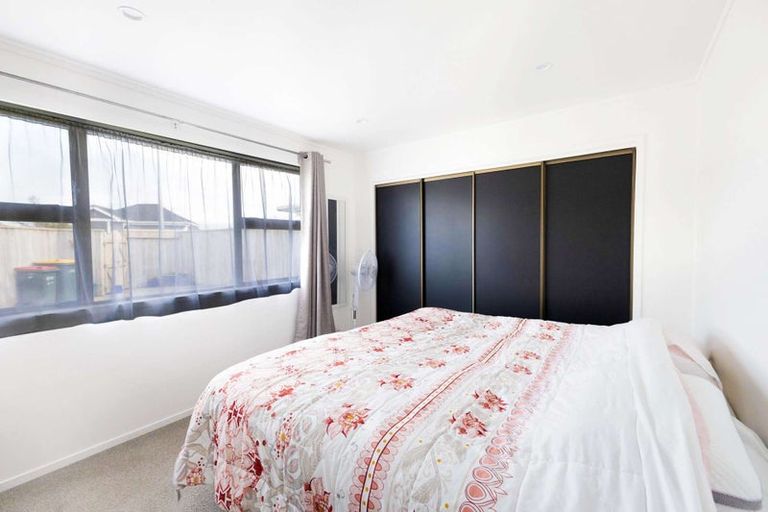 Photo of property in 33 Maratahu Street, Westown, New Plymouth, 4310