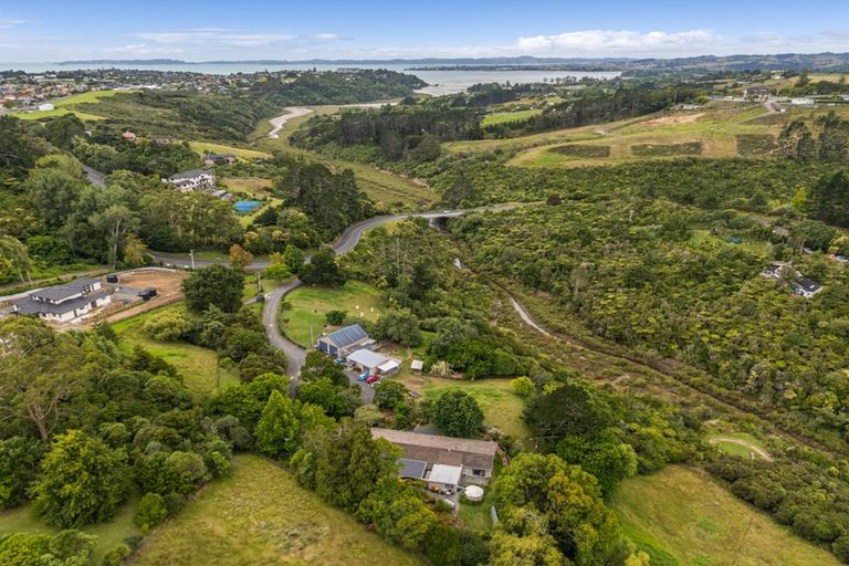 Photo of property in 253 Whitford Road, Shamrock Park, Howick, 2571