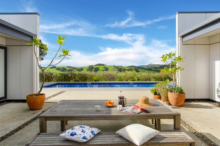 Photo of property in 200 Waiteitei Road, Wellsford, 0974