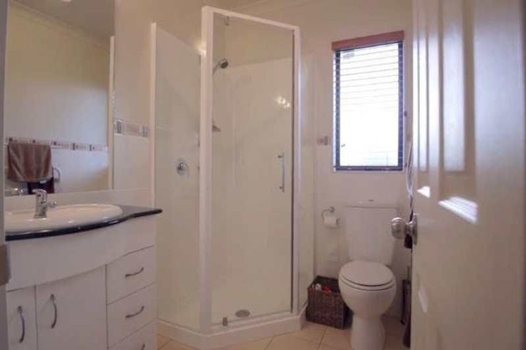 Photo of property in 56 San Marino Drive West, Henderson, Auckland, 0612