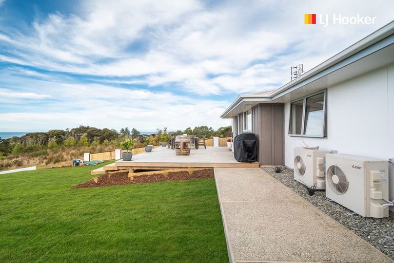 Photo of property in 25 Totara Close, Taieri Mouth, Brighton, 9091