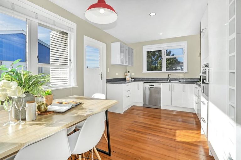 Photo of property in 16 Sasanof View, Ascot Park, Porirua, 5024