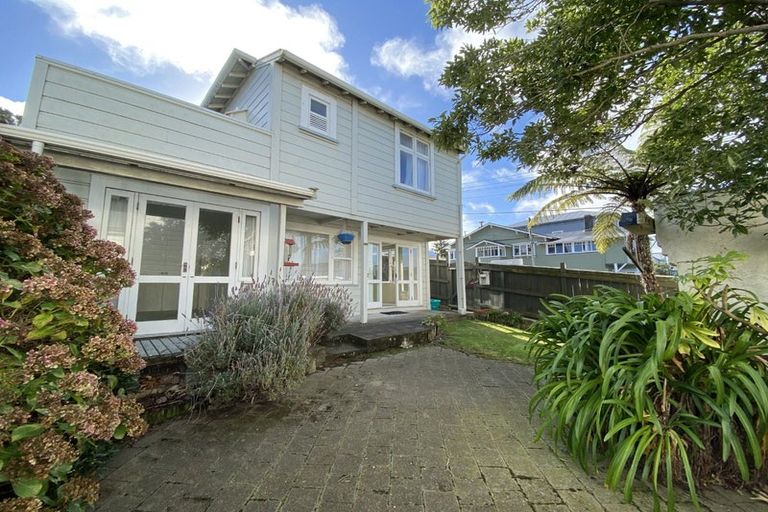 Photo of property in 37 Colombo Street, Newtown, Wellington, 6021