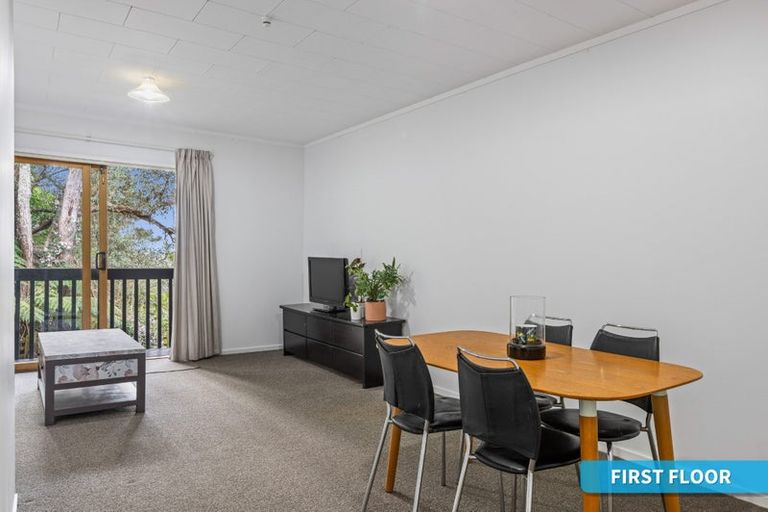 Photo of property in 2/12 Surville Place, Mairangi Bay, Auckland, 0630