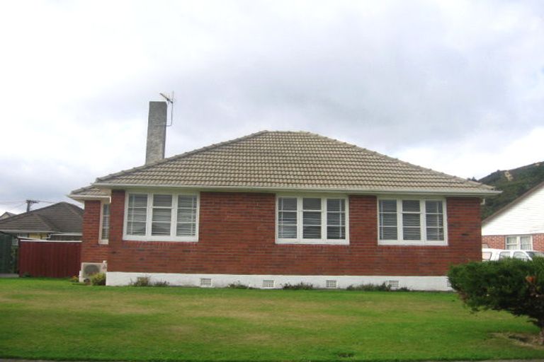 Photo of property in 18 Puketapu Grove, Waiwhetu, Lower Hutt, 5010
