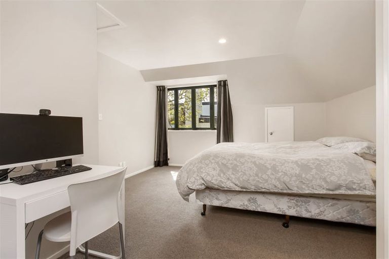 Photo of property in 2/124 Leinster Road, Merivale, Christchurch, 8014