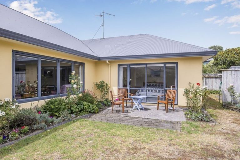 Photo of property in 38 Lorna Irene Drive, Raumati South, Paraparaumu, 5032