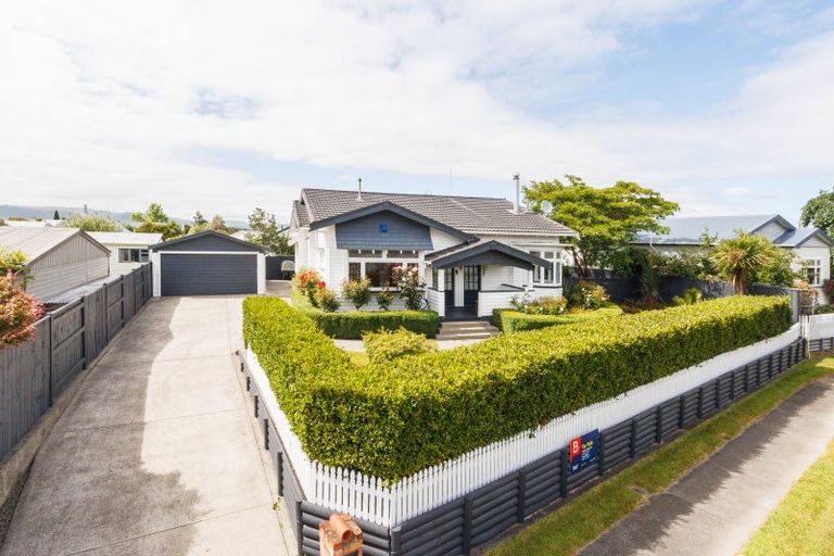 Photo of property in 6 Rosalie Terrace, Kelvin Grove, Palmerston North, 4414