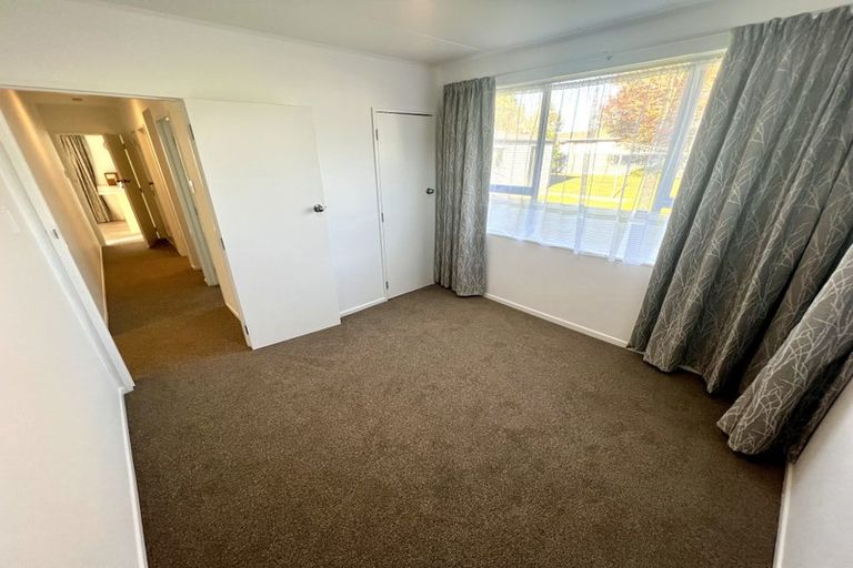 Photo of property in 12 Palliser Place, Milson, Palmerston North, 4414