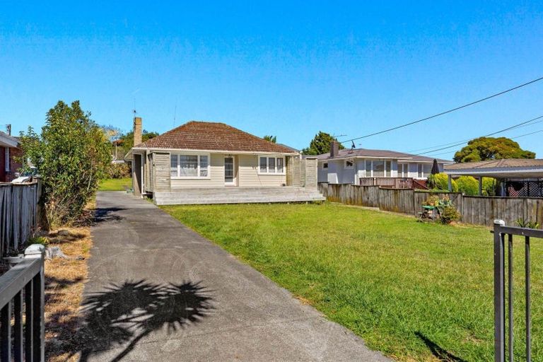 Photo of property in 4 Duncan Avenue, Te Atatu South, Auckland, 0610