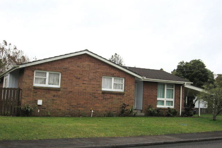 Photo of property in 1 Dulcie Place, Red Hill, Papakura, 2110