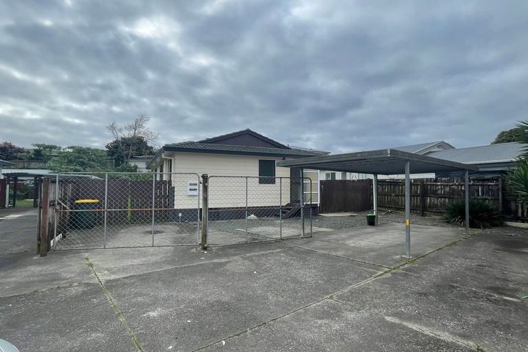 Photo of property in 2/12 Trimdon Street, Randwick Park, Auckland, 2105