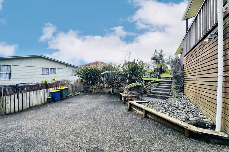 Photo of property in 1/6 Nielsen Place, Massey, Auckland, 0614