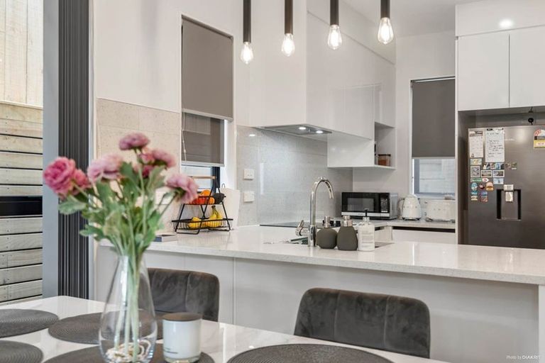 Photo of property in 8b Hobart Crescent, Wattle Downs, Auckland, 2103