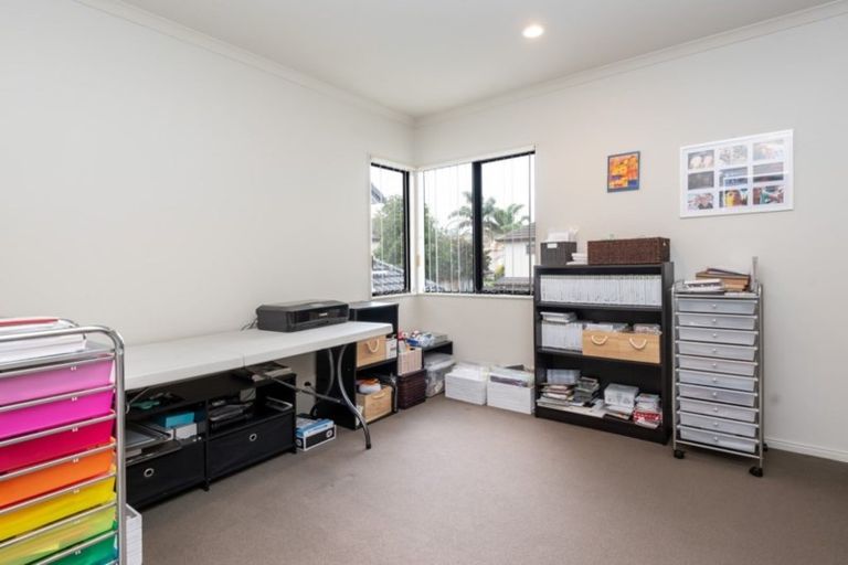 Photo of property in 3 Carousel Crescent, East Tamaki Heights, Auckland, 2016