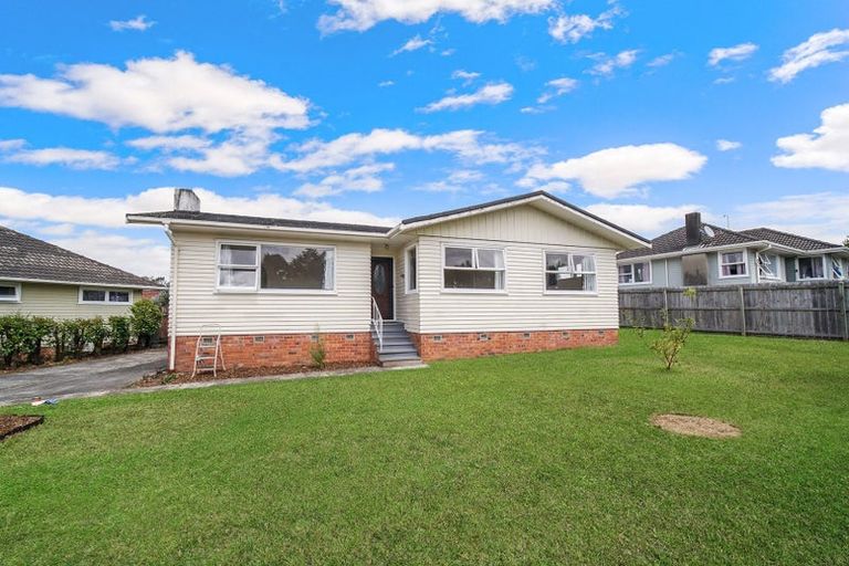 Photo of property in 51 Fairclough Road, Beach Haven, Auckland, 0626