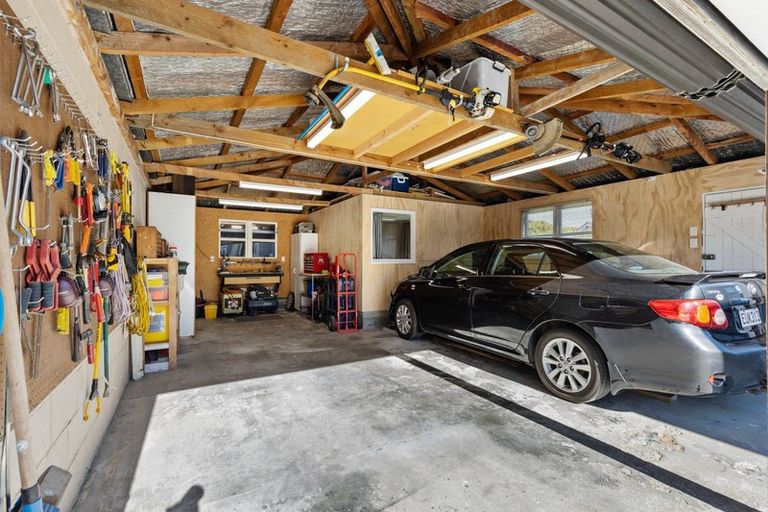 Photo of property in 2 Anzio Place, Awapuni, Palmerston North, 4412