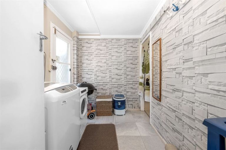 Photo of property in 1/7 Royal Arch Place, Rosehill, Papakura, 2113