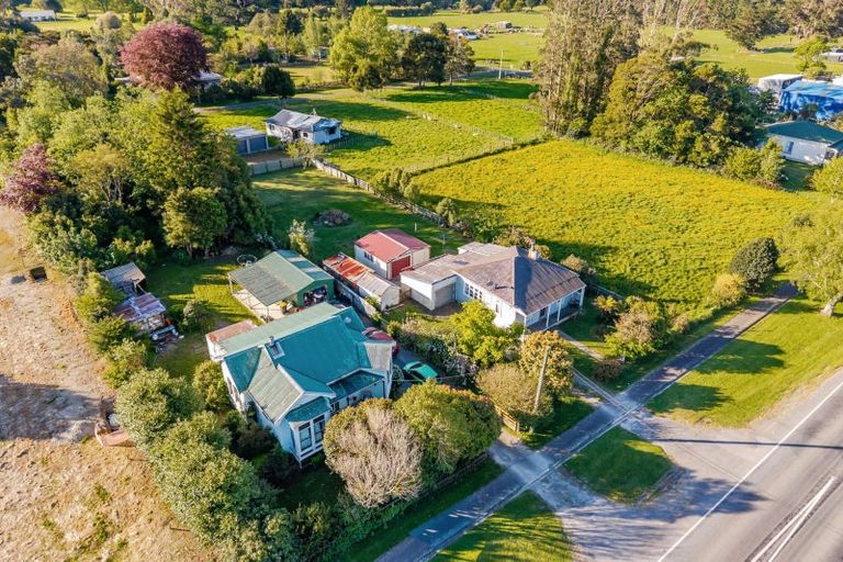 Photo of property in 17 Newman Road, Eketahuna, 4900