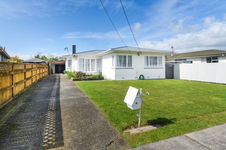 Photo of property in 17 Sinclair Avenue, Highbury, Palmerston North, 4412