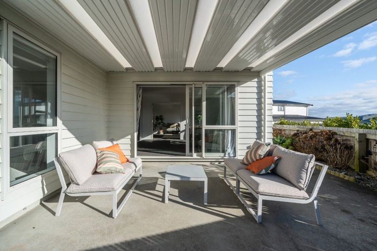 Photo of property in 8 Antigua Way, Grenada Village, Wellington, 6037