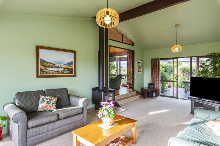 Photo of property in 63 Paetawa Road, Peka Peka, Waikanae, 5391