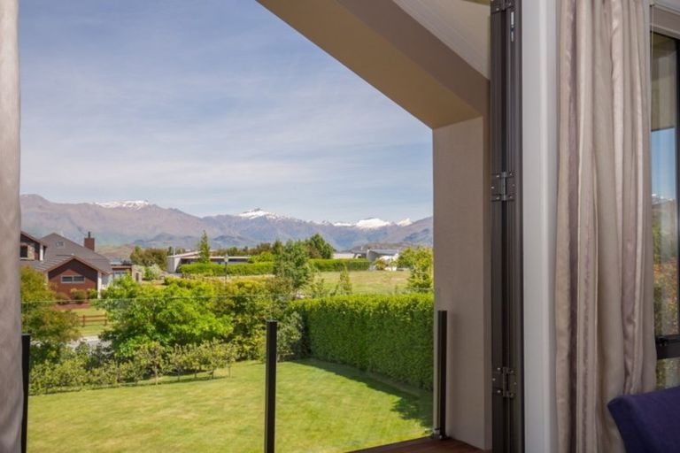 Photo of property in 2 Mount Gold Place, Wanaka, 9305