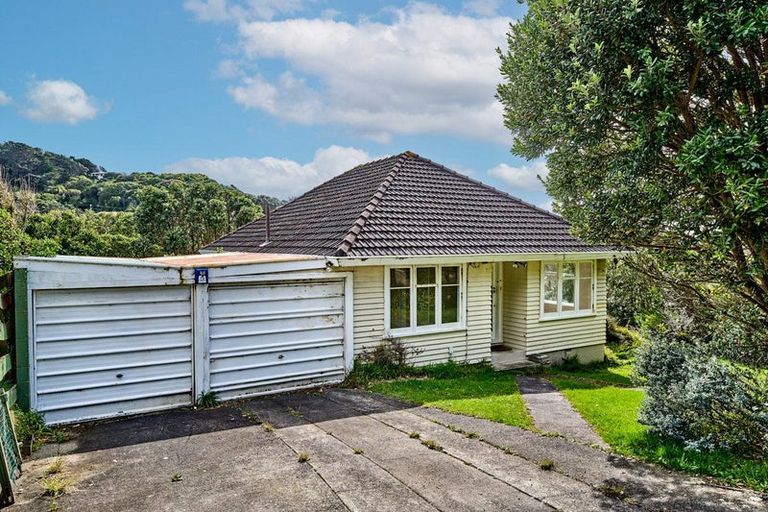 Photo of property in 13 Pukerua Beach Road, Pukerua Bay, 5026
