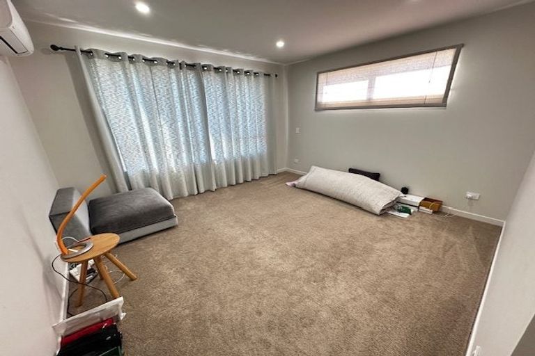 Photo of property in 24 Baumea Rise, Massey, Auckland, 0614