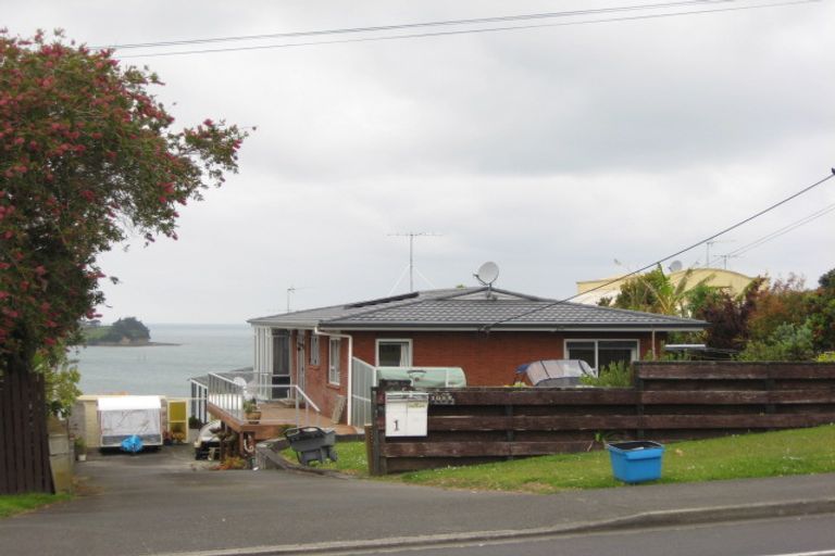 Photo of property in 1017 Whangaparaoa Road, Tindalls Beach, Whangaparaoa, 0930