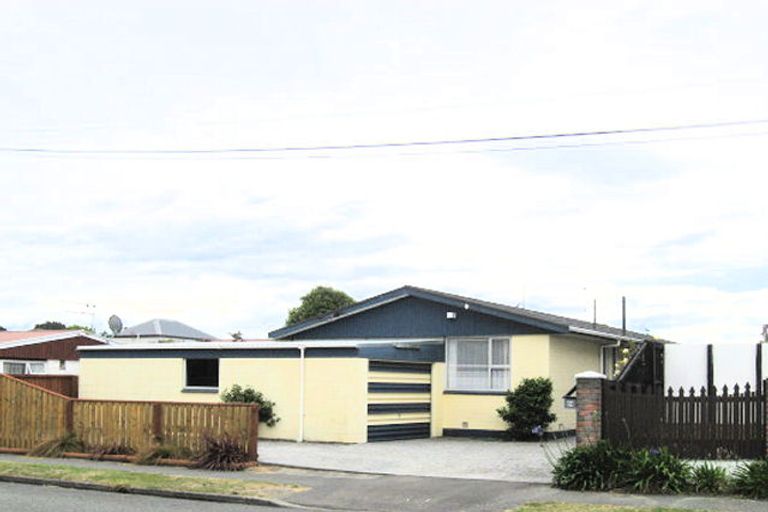 Photo of property in 24 Sandra Street, South New Brighton, Christchurch, 8062