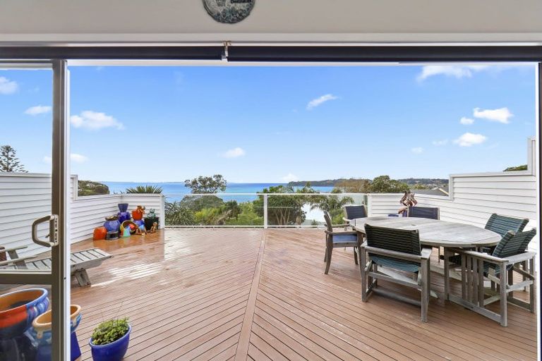 Photo of property in 1 Melandra Road, Stanmore Bay, Whangaparaoa, 0932