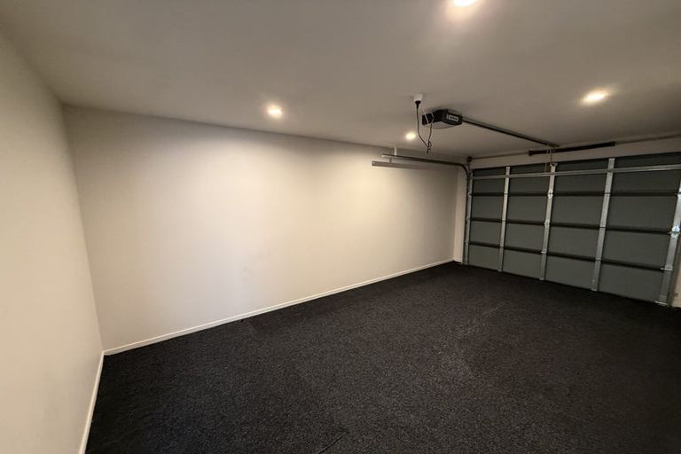 Photo of property in 21 Regiment Road, Papakura, 2110