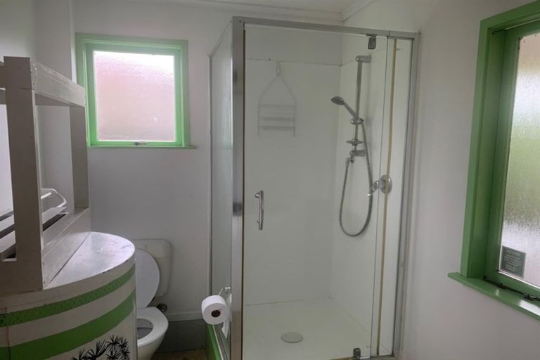 Photo of property in 727 Swanson Road, Swanson, Auckland, 0612