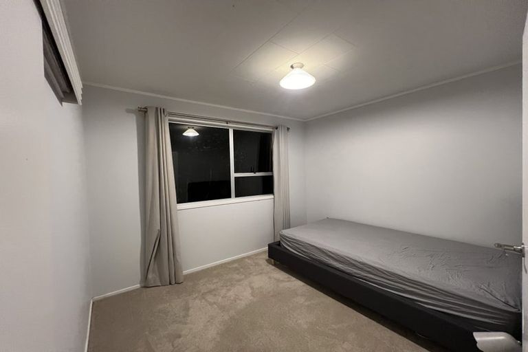 Photo of property in 2 Surman Place, Glen Eden, Auckland, 0602