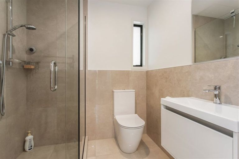 Photo of property in 2/124 Leinster Road, Merivale, Christchurch, 8014