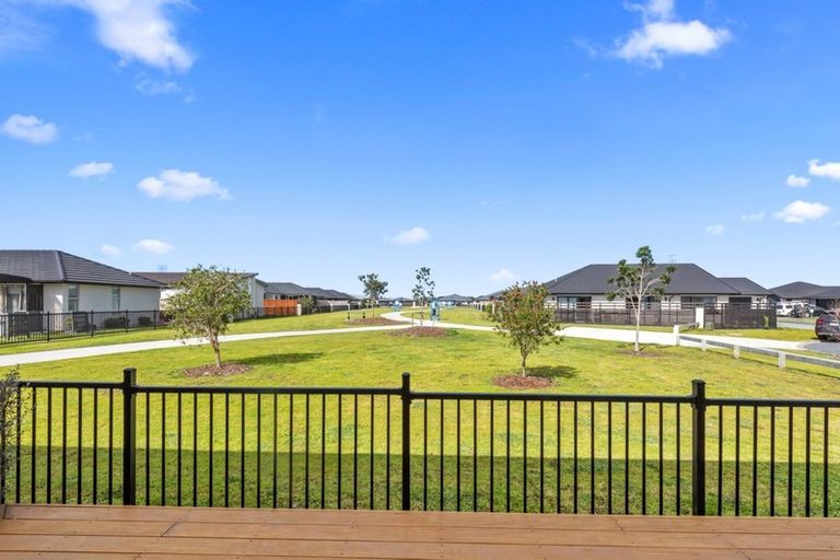 Photo of property in 20 Naeo Close, Papamoa Beach, Papamoa, 3118