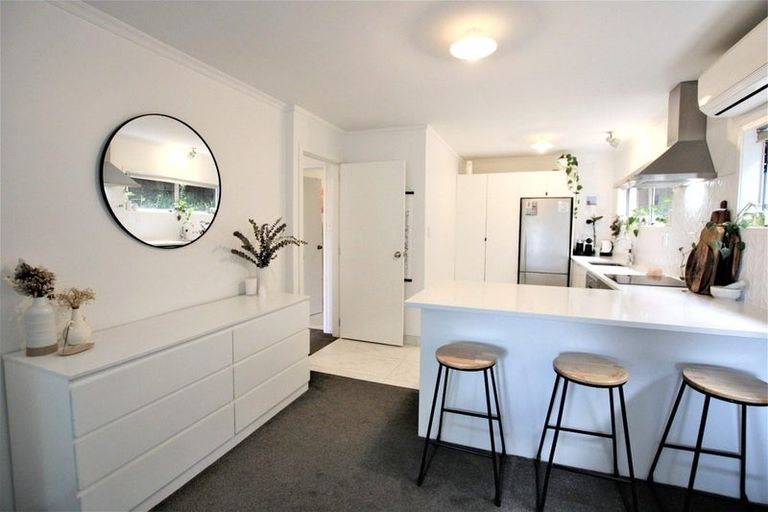 Photo of property in 27 Malters Place, Browns Bay, Auckland, 0630