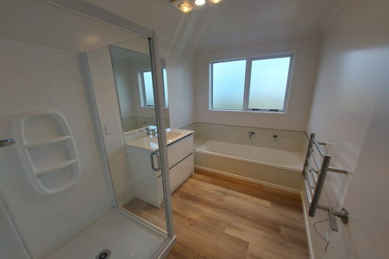 Photo of property in 5 Milla Mae Rise, Woodhill, 0110