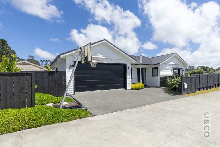 Photo of property in 21 Pukemarino Road, Waimauku, 0812