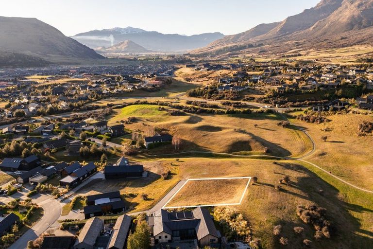 Photo of property in 14b Kinross Lane, Jacks Point, Queenstown, 9371
