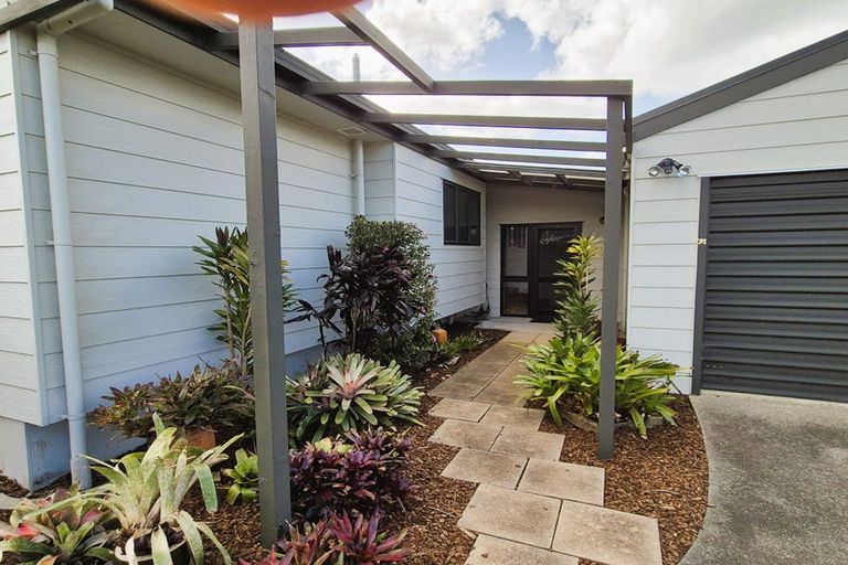 Photo of property in 74 One Tree Point Road, One Tree Point, 0118