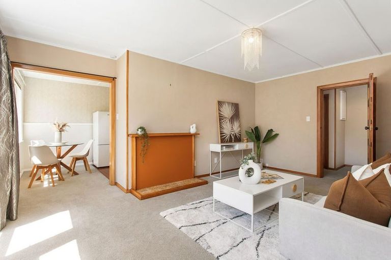 Photo of property in 34 Pitcairn Crescent, Bryndwr, Christchurch, 8053