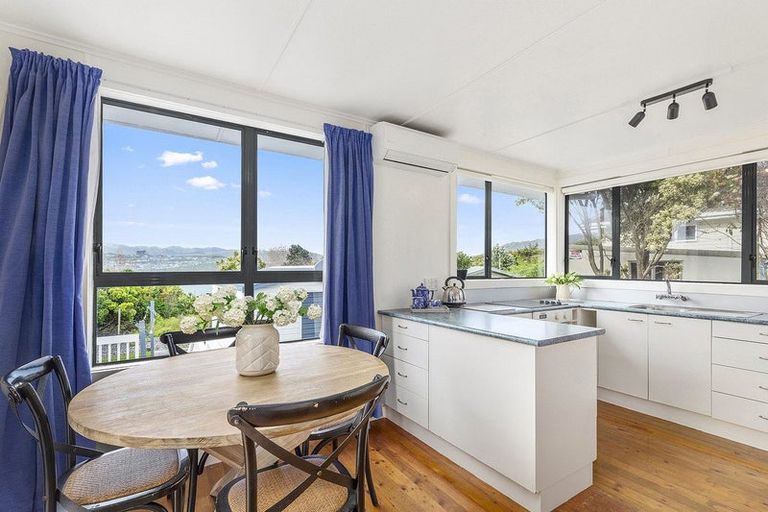 Photo of property in 43 Waiuta Street, Titahi Bay, Porirua, 5022