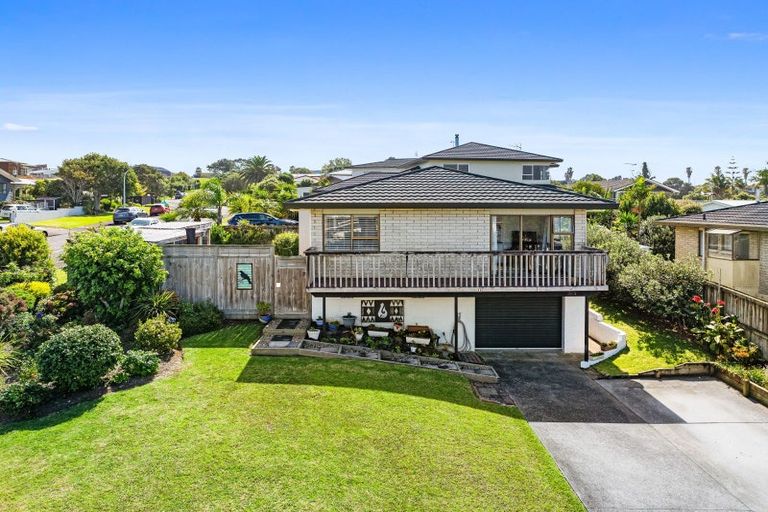 Photo of property in 2/38 Albatross Road, Red Beach, 0932
